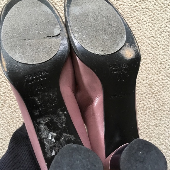 Classy Prada Mary Jane heels - Picture 5 of 5